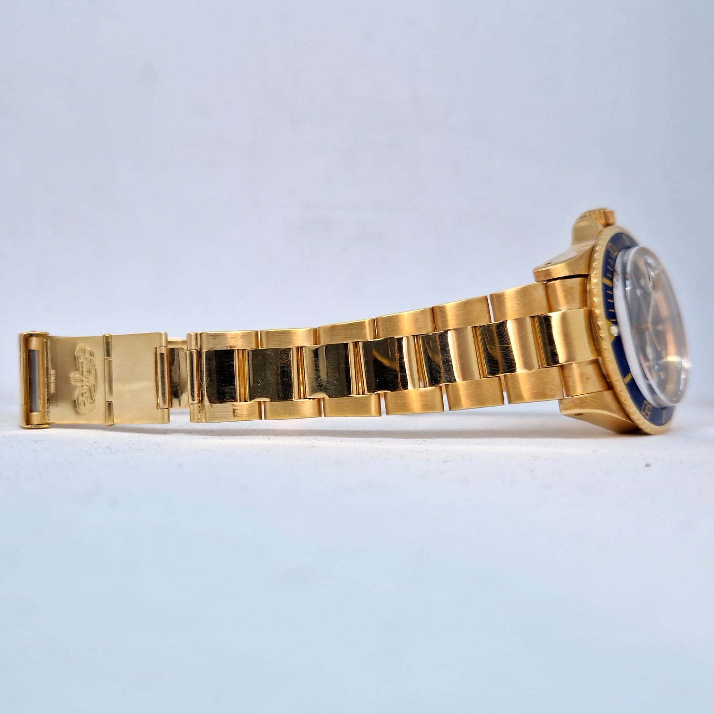 Rolex Submariner Date 1680 18K Gold