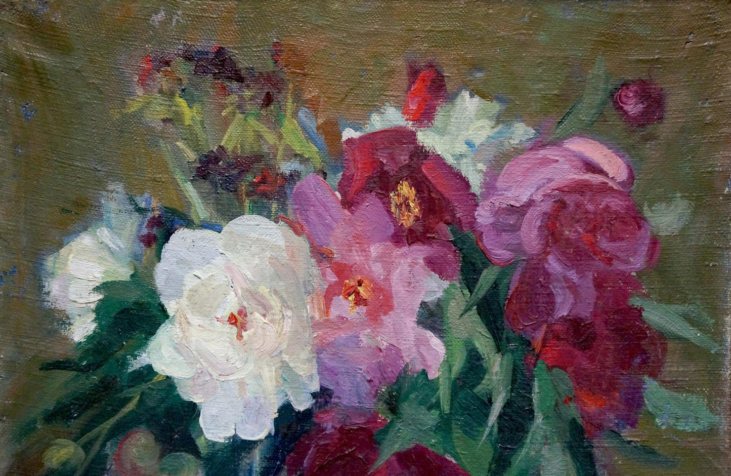 A morning bouquet of flowers takes center stage in Vera Dovgalevskaya's oil painting