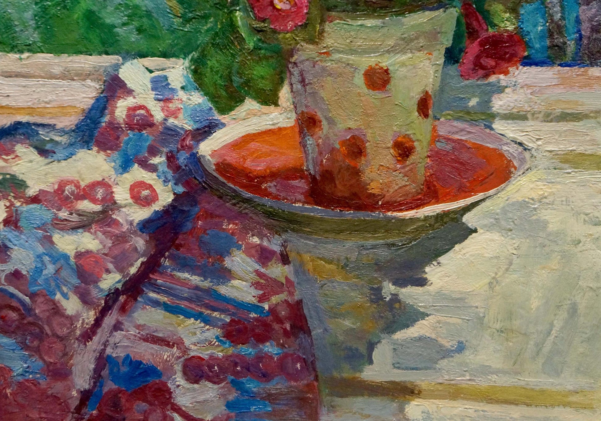 Viktor Kirillovich Gaiduk's oil painting depicts a bouquet of flowers on a table