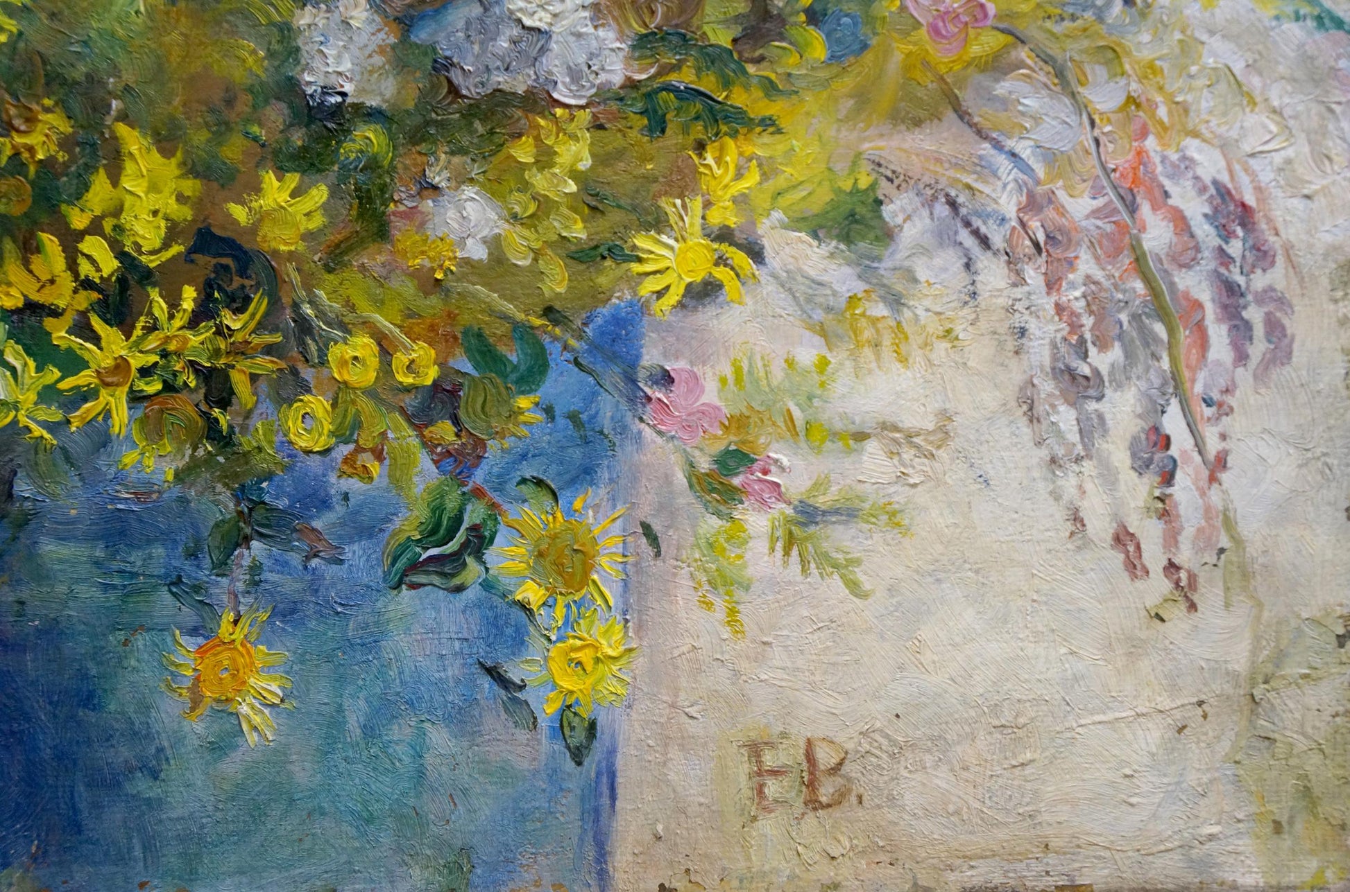 Floral beauty immortalized in oil by Evgeny Volobuev