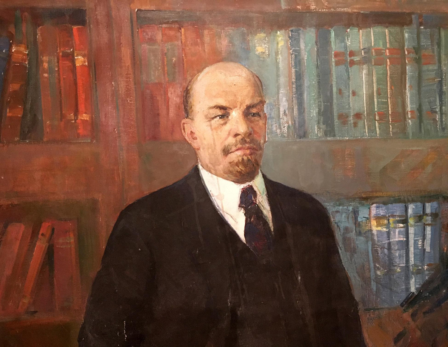 Tsvetkova V. P.'s oil painting captures the essence of Lenin's portrait